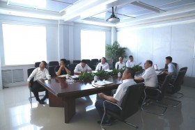 海洋采油厂厂长张本华到工程公司调研指导工作
